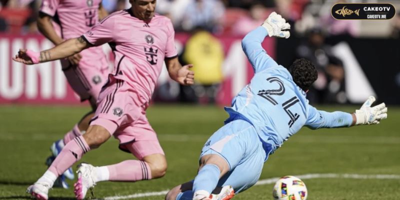 Luis Suárez luôn cống hiến hết mình khi thi đấu